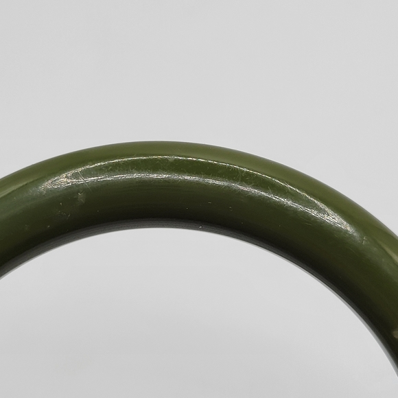 VTG Bakelite Carved Bangle Bracelet | "Spinach" Green | Simichrome Tested - Picture 4 of 8